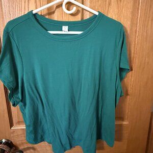 PLUS Women's Old Navy Ultralite Go-Dry Tee